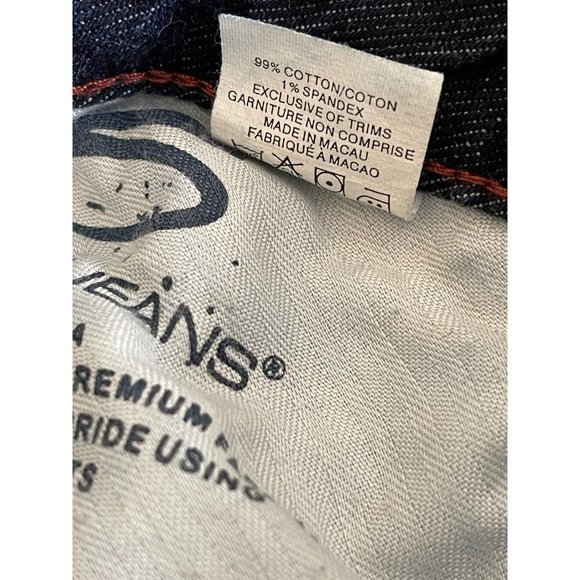 Silver Women's Dark Wash Toni Light Distressed Boot Cut Jeans - 28x33 - Picture 12 of 13